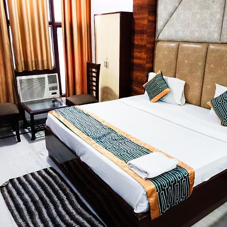 Hotel Krone Near Igi Airport Delhi New Delhi Buitenkant foto