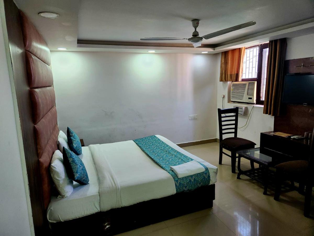 Hotel Krone Near Igi Airport Delhi New Delhi Buitenkant foto