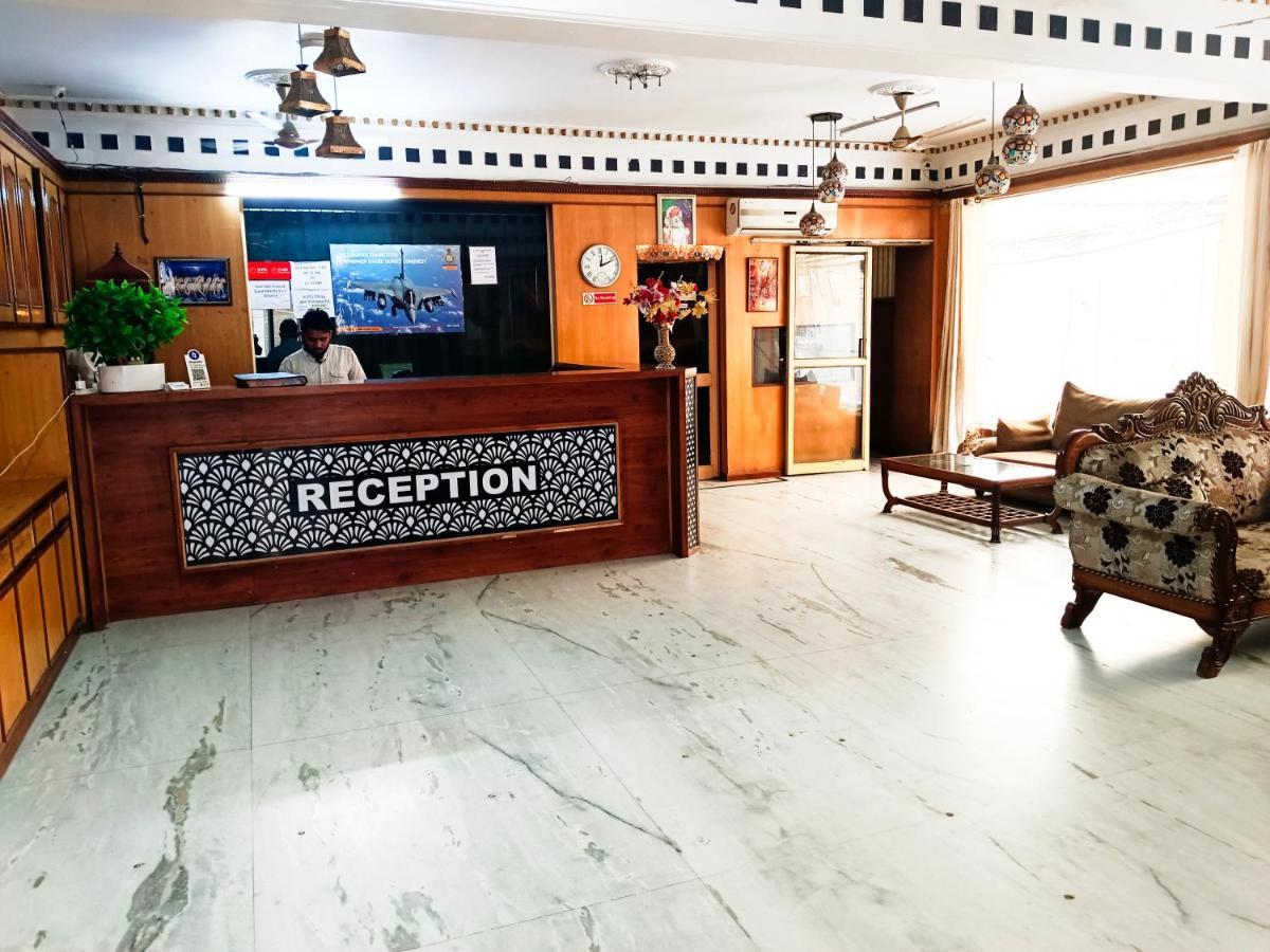 Hotel Krone Near Igi Airport Delhi New Delhi Buitenkant foto